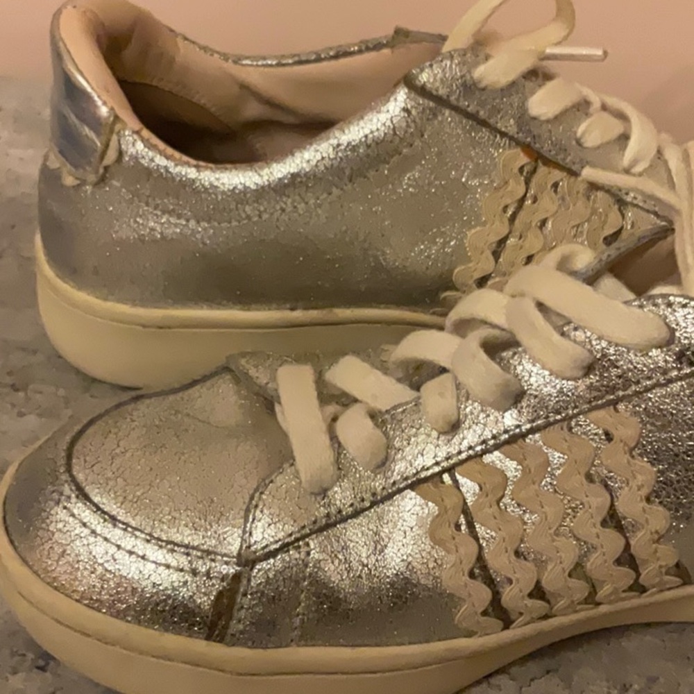Loeffler Randal Elliot Ric Rac Silver Sneakers - Picture 8 of 11